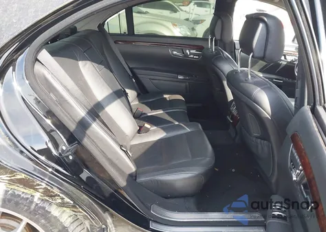 2013 Mercedes-Benz S 550 4Matic z USA, uszkodzony, nr VIN WDDNG9EB2DA511537